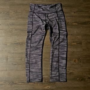 Women's Small workout 3/4 crop leggings